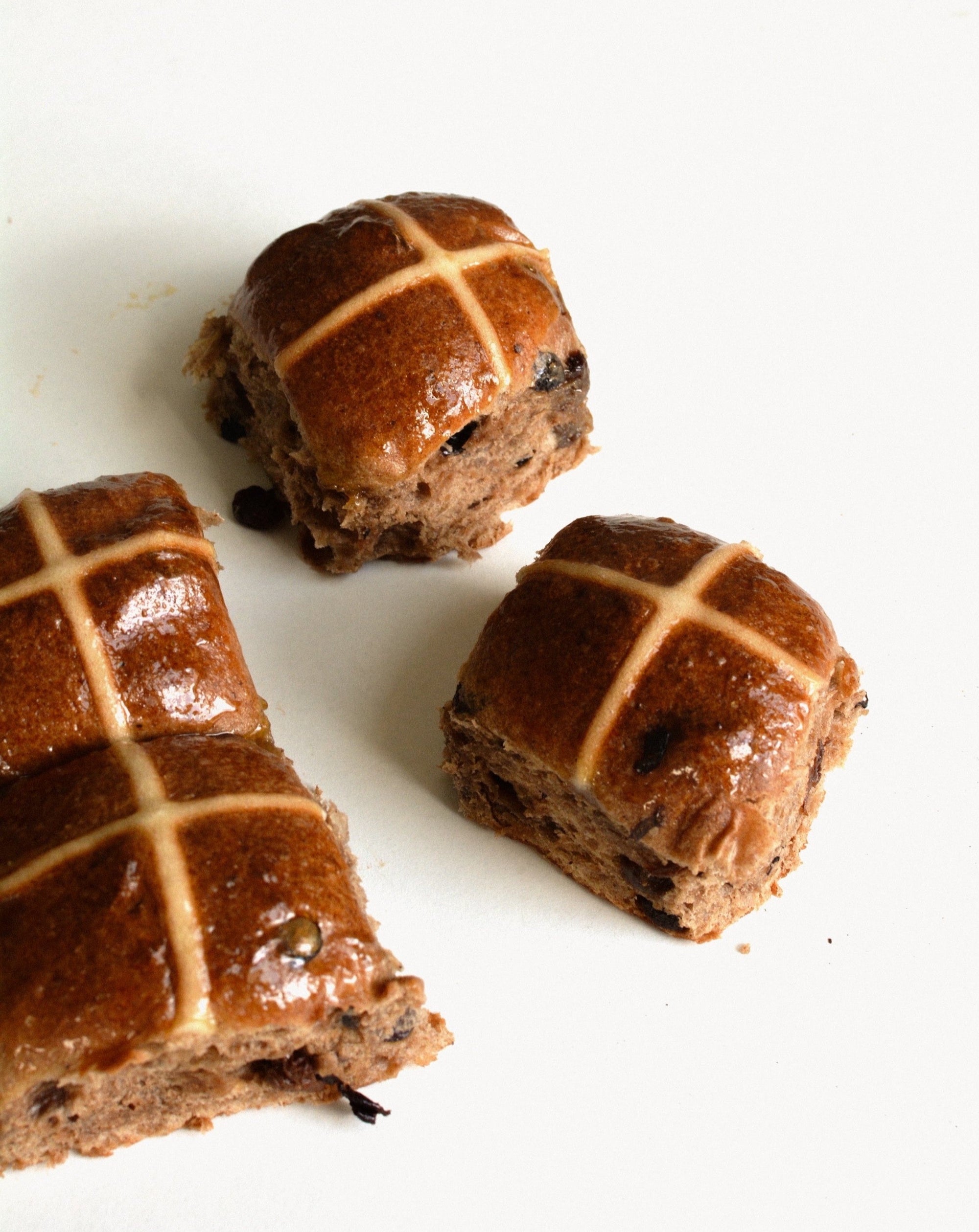 Hot cross buns — 6 pack